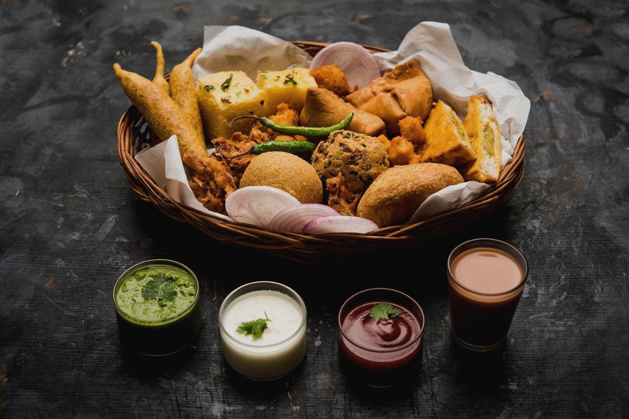 Oyo 43476 Vatika Resort Shimla Eksteriør bilde