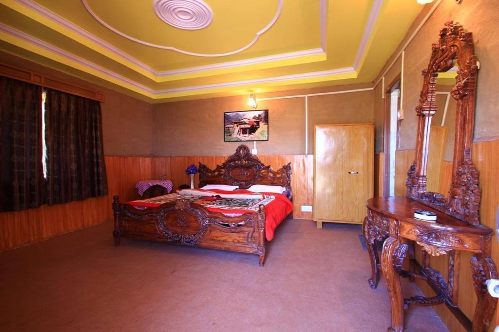 Oyo 43476 Vatika Resort Shimla Rom bilde