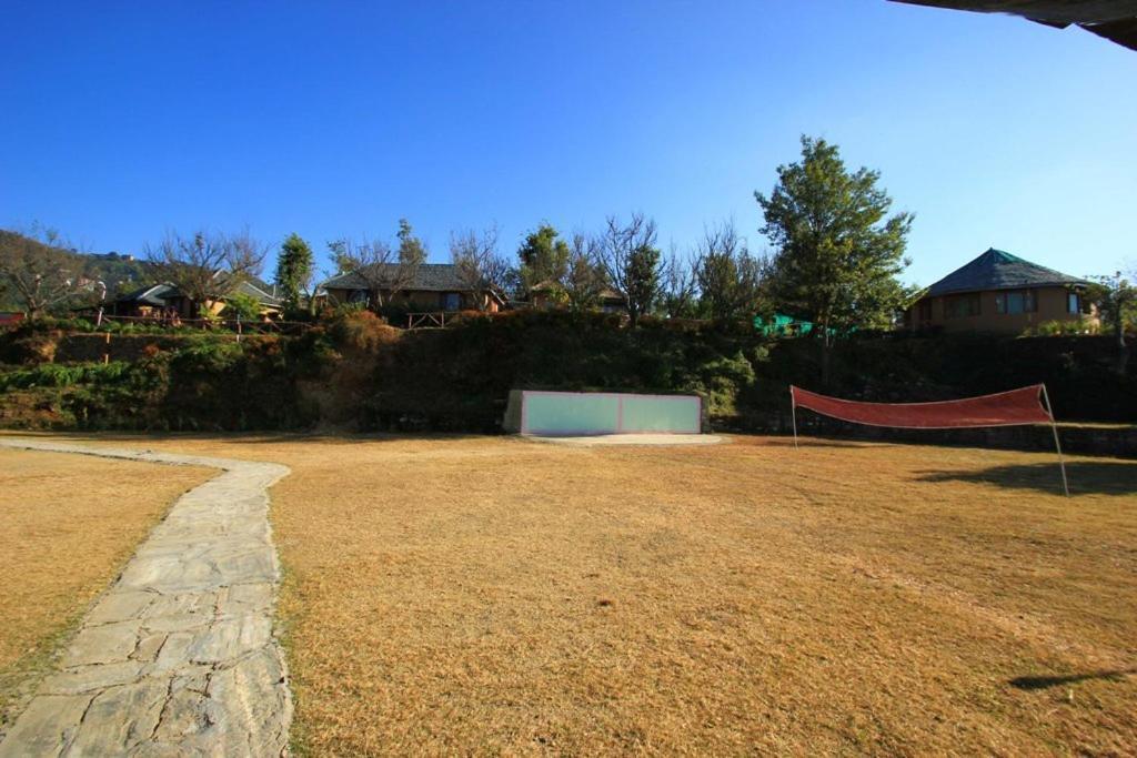 Oyo 43476 Vatika Resort Shimla Eksteriør bilde